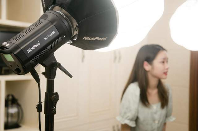 小功率LED影视灯在影视直播中的应用