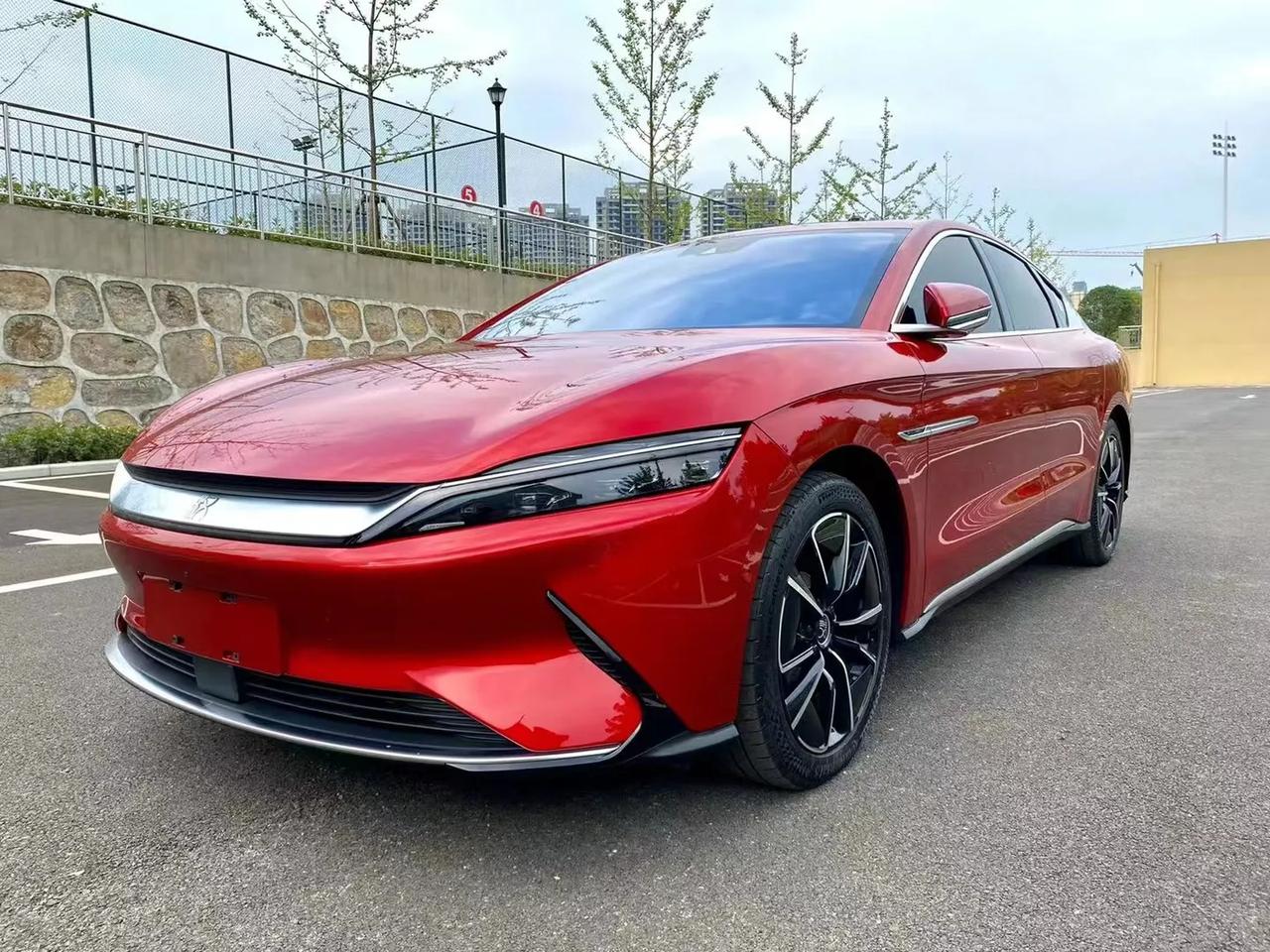 国庆红,红外红内的比亚迪汉ev,四驱高性能旗舰版 21年上牌