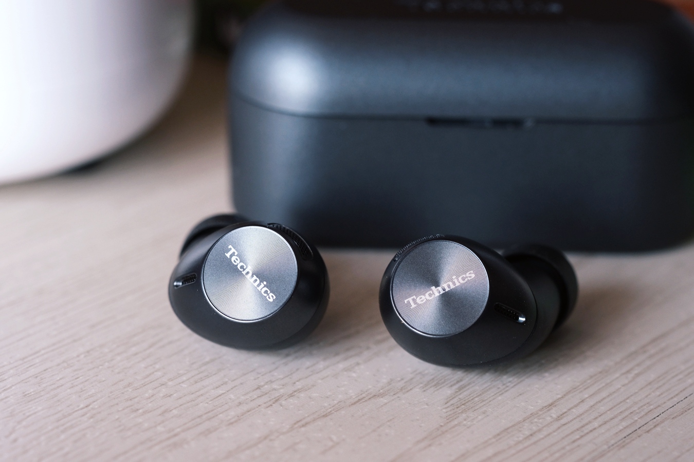 Technics EAH-AZ40:凭实力发声,高端真无线蓝牙耳机的新选择