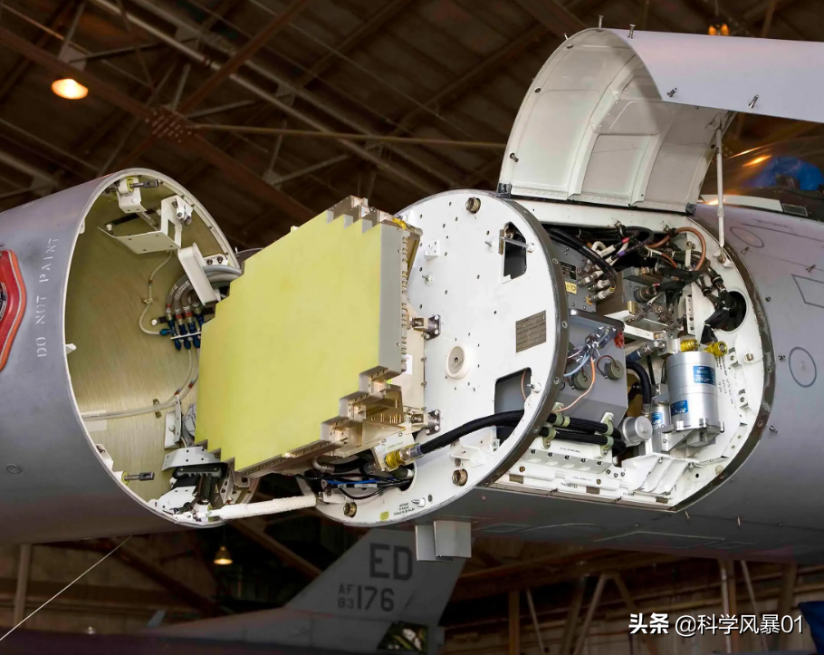 米格-25雷达开机能烤熟1公里外的兔子晕 - 情书号