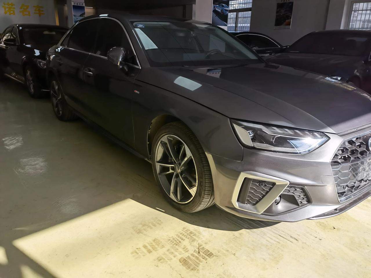 20年奥迪a4l战斗灰颜色游艇档把液晶仪表全车氛围灯后排独立的空调出