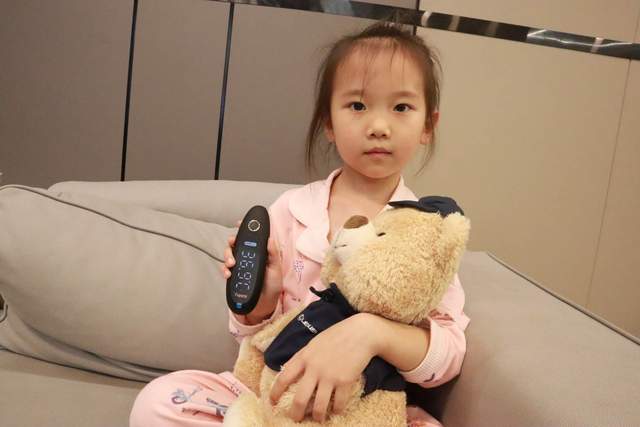 快人一步测体温？准确快速，凡米鼓膜耳温枪体验