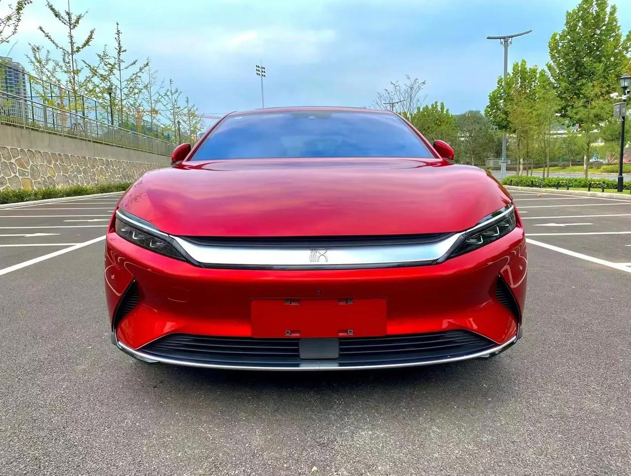 国庆红,红外红内的比亚迪汉ev,四驱高性能旗舰版 21年上牌