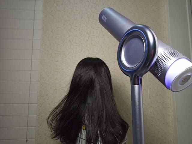 穿过你的秀发的品仕乐，轻松解锁懒美生活