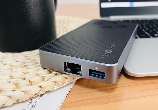 小巧便携多功能，10Gbps 十合一硬盘盒扩展坞：打工人的办公利器