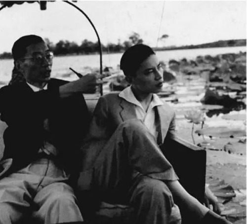 1954年,傅聪被派往波兰进修钢琴,留学期间,傅聪成为有名的钢琴家--118