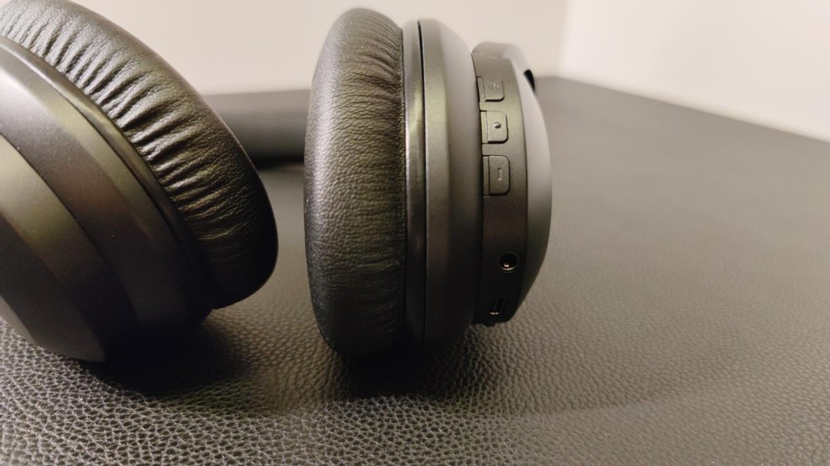 ANC主动降噪头戴耳机，可以完美阻隔外界噪音