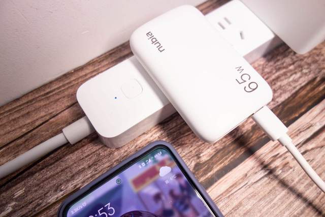 充电器超薄进化，努比亚大白65W超薄氮化镓充电器成为我的心头好
