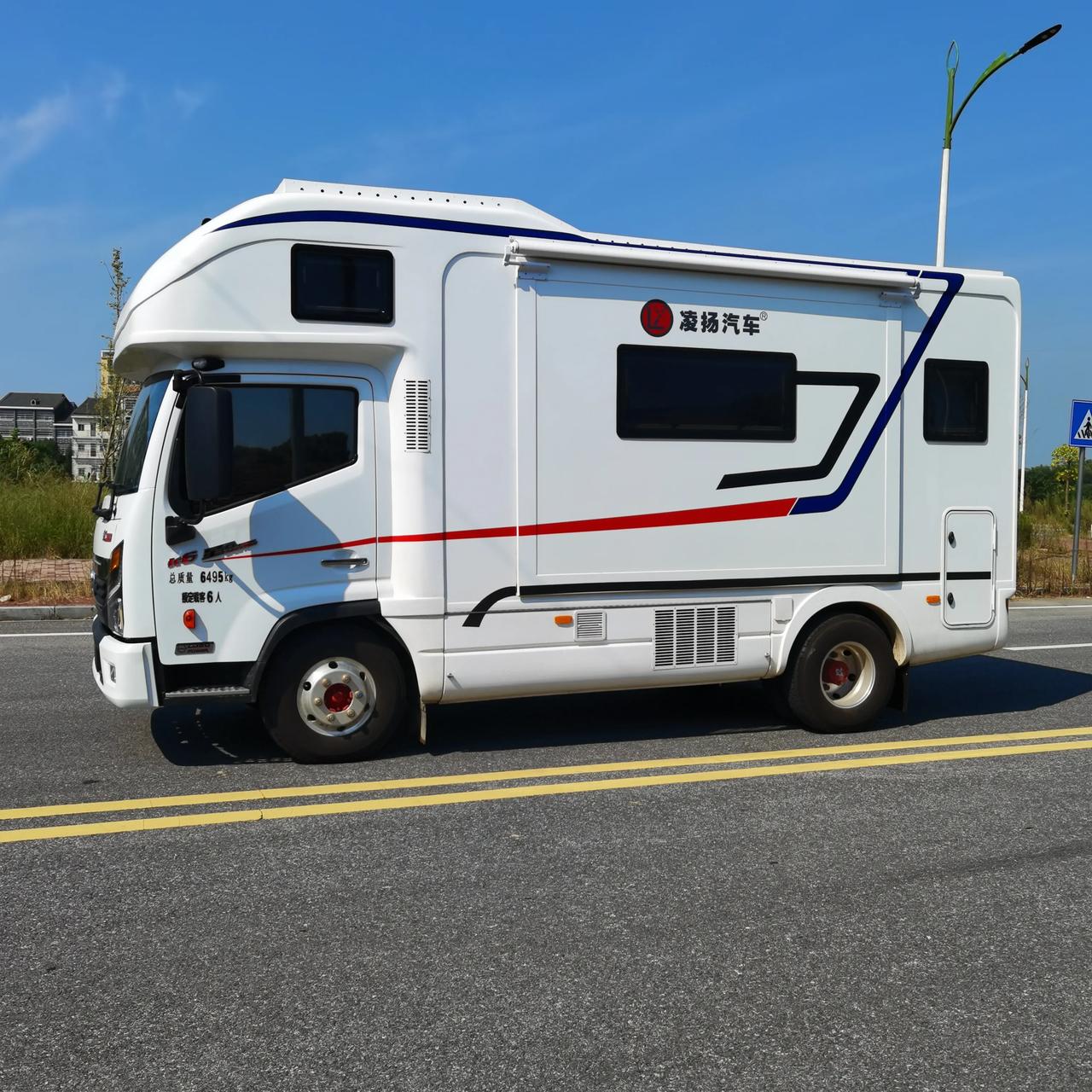 自主品牌平头轻卡房车,东风星云a91底盘3.0排量160马力