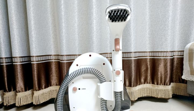 华为鸿蒙系统智能居家好产品，一刷即净的UWANT布艺清洁机