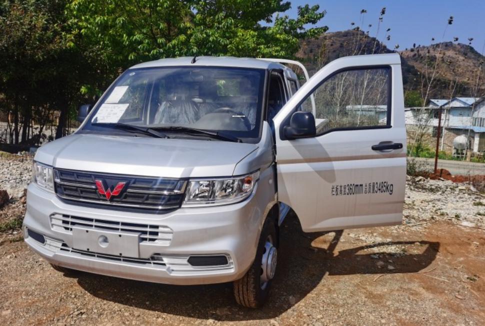 时隔3年,五菱荣光老车主再花6万多入手新款五菱工具车,感觉有