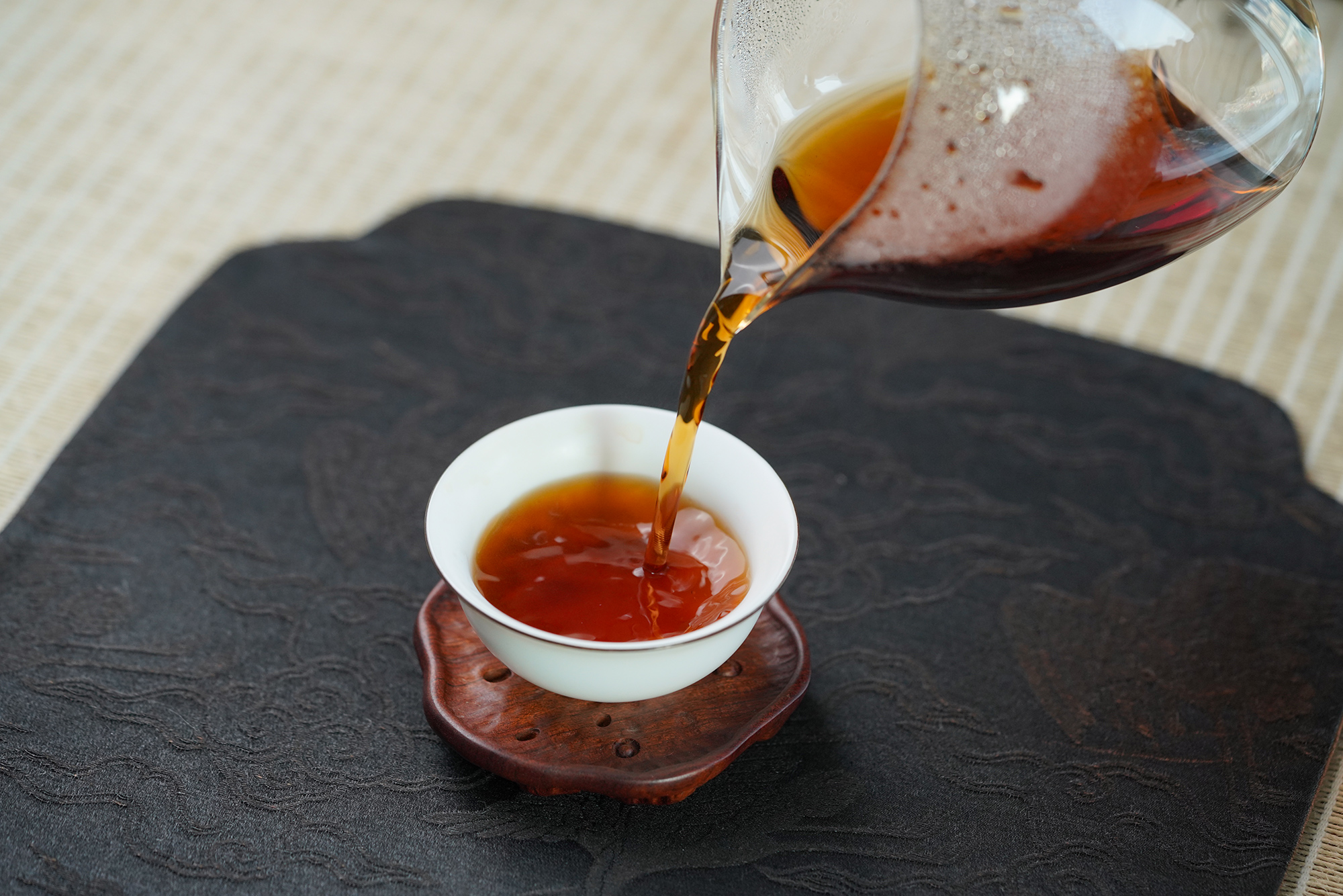 小喜年-普洱生茶怎样才能变成熟茶？自然存放可以吗？