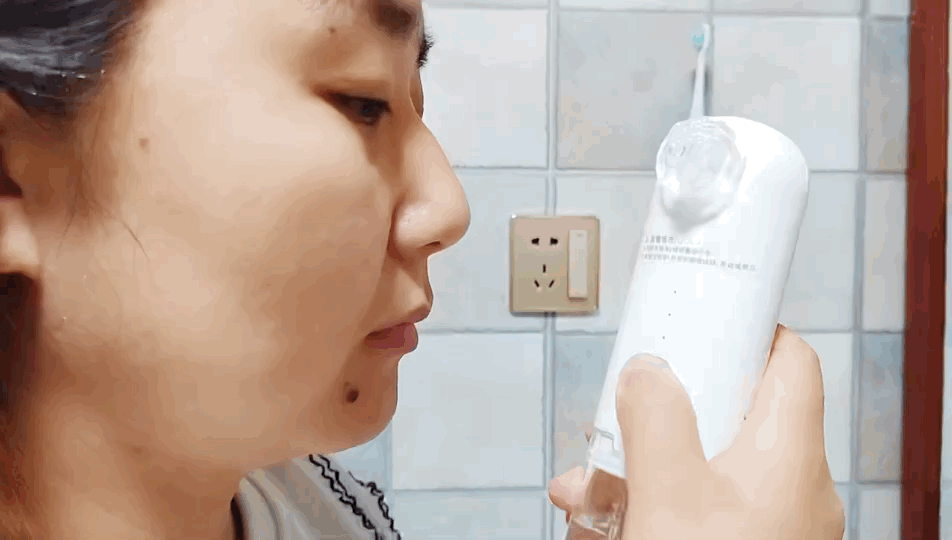 你有祛黑头的烦恼吗? inFace 超微小气泡清洁仪温润祛黑头不伤肤