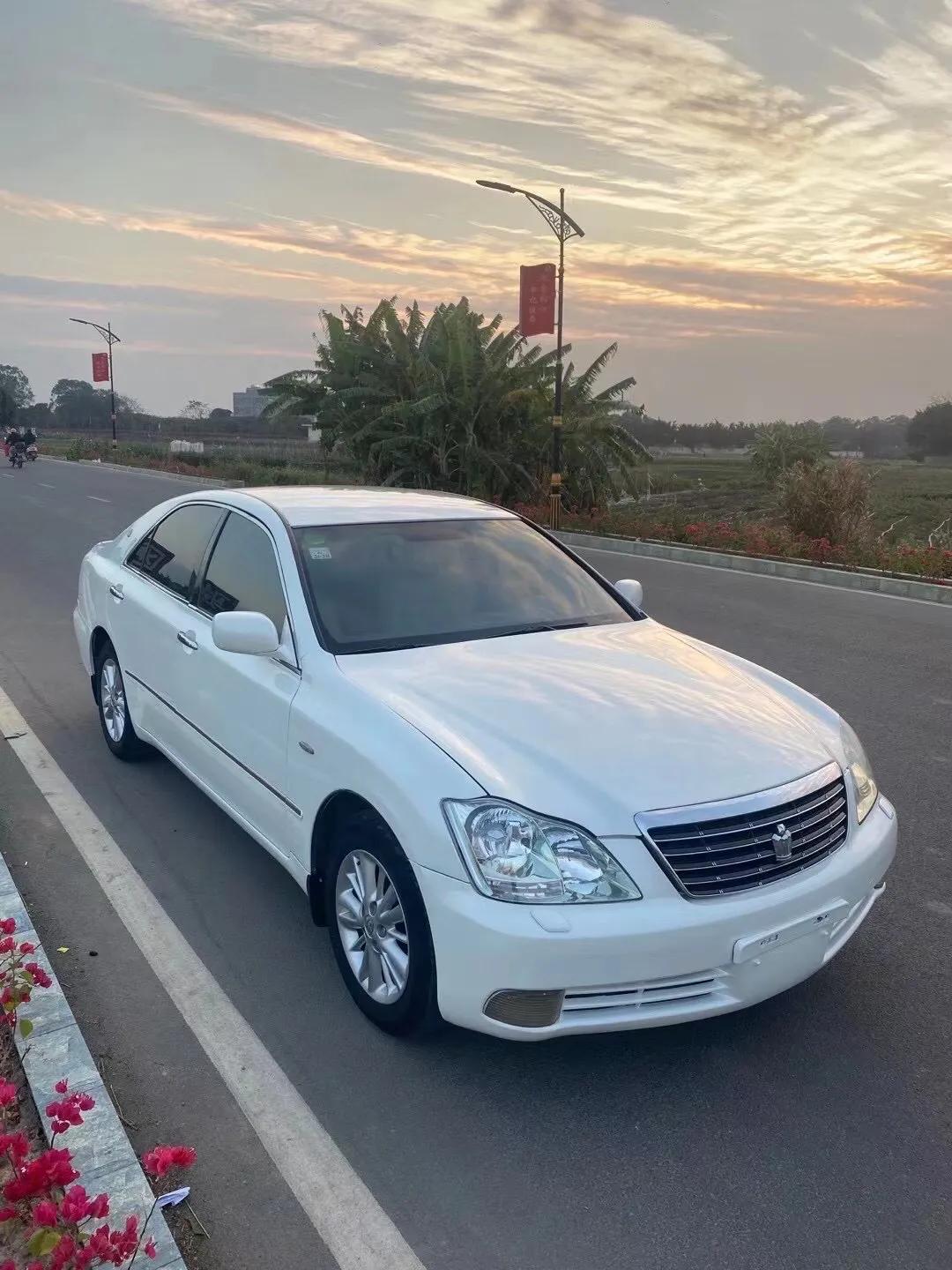 07年最经典稀有的白色十二代皇冠金标 v6 2.5royal