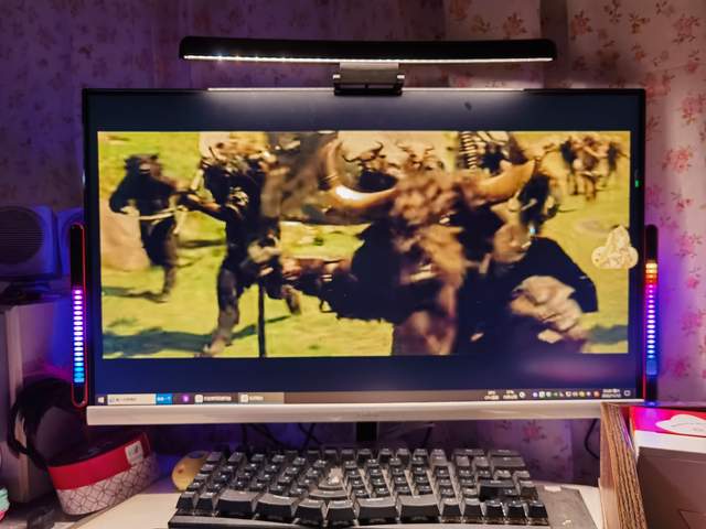 屏幕挂灯是智商税?说说我使用VFZ屏幕挂灯的感受