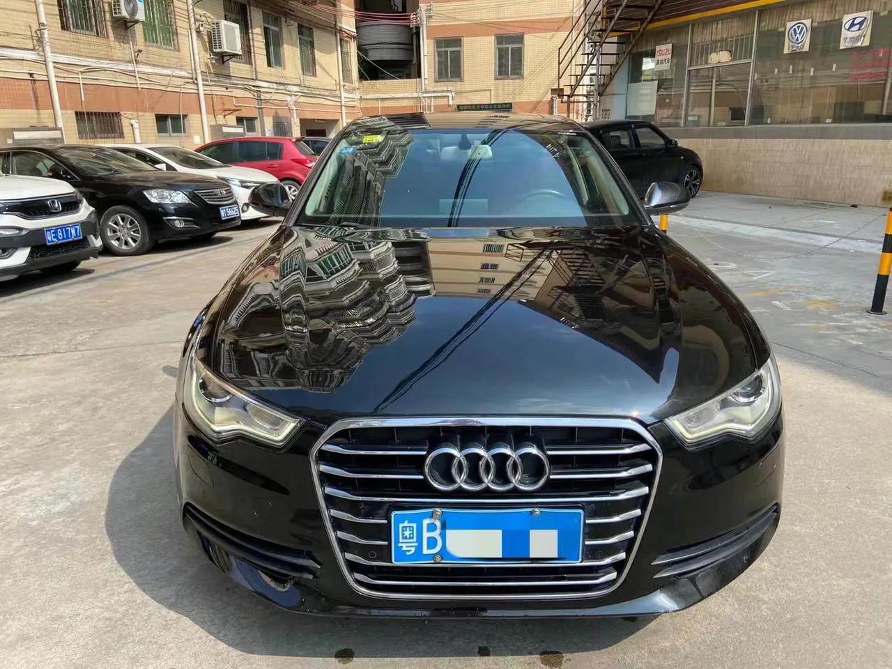 115万2015年奥迪a6l25v6自然吸气拨片换挡多功能方向盘全景天窗巡航