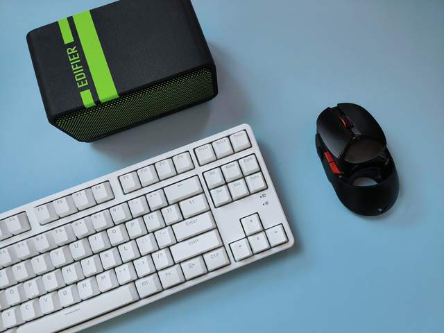 手感+静音+热拔插=性价比，黑爵AK873有线机械键盘震撼来袭！