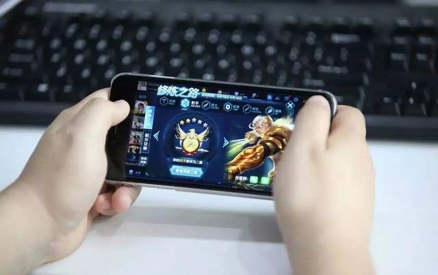 <a href=https://www.cc-y.com/tag/111/ target=_blank class=infotextkey>云<a href=https://www.cc-y.com/tag/146/ target=_blank class=infotextkey>手机</a></a>玩王者荣耀卡吗1