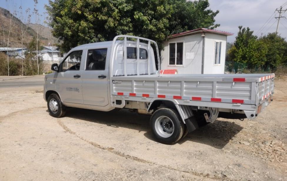 时隔3年,五菱荣光老车主再花6万多入手新款五菱工具车,感觉有