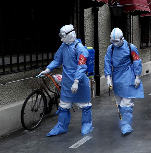 晚报|上海两区首次社会面清零、台媒误报大陆导弹击中新北