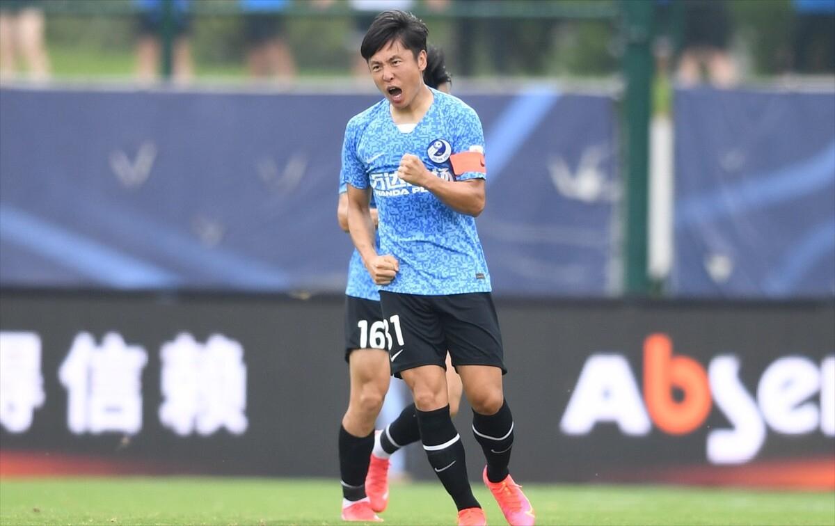 落叶归根大连人队球员郑龙或重返老东家