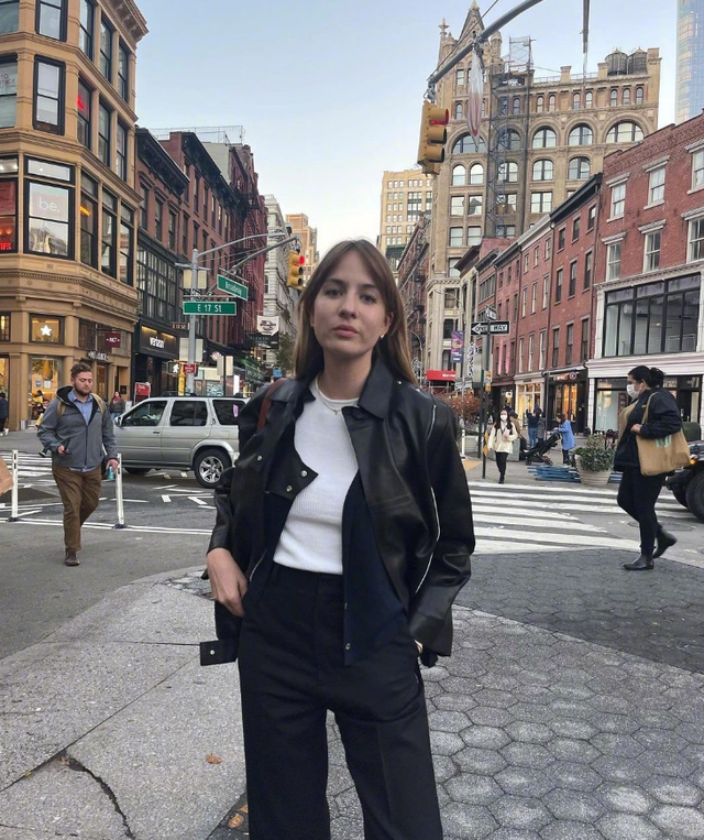 ins时尚博主Ellen Claesson秋冬叠叠穿的造型