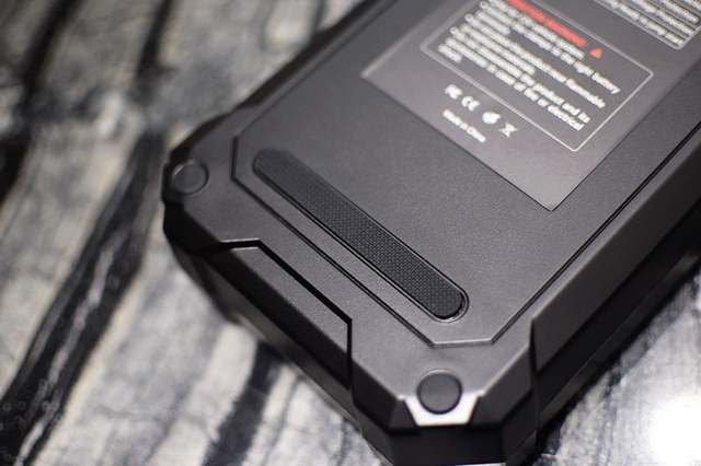 在网上选了一个月的汽车应急电源，最后我入手了autowit超级电容应急电源