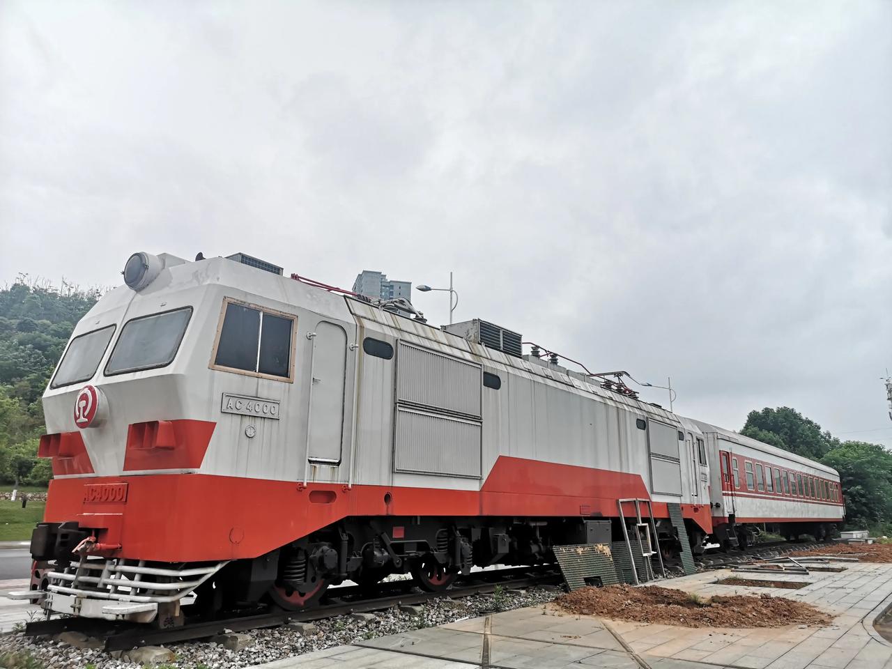 交流电力机车(之一)ac4000型电力机车 由株洲电力机车厂