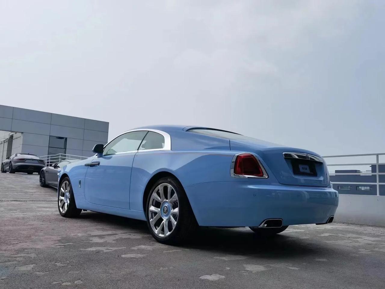 蓝色魅影全新,蓝天白云,喜欢吗__懂车帝