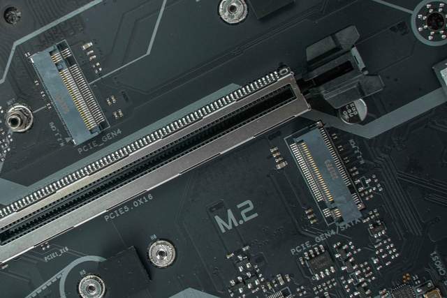 用得流畅，性价比高。体验七彩虹B660M gaming pro V20