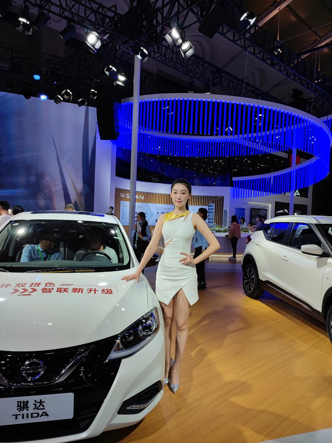 时隔数年再次来到昆明车展形形色色的车辆让人眼花缭乱不仅看到各种豪