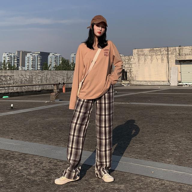 格子裤怎么搭配上衣，格子裤怎么搭配上衣夏天（比裙子时髦、比短裤好穿）