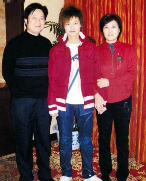 李宇春个人资料简介（爸爸李升敏：支持女儿追寻梦想）
