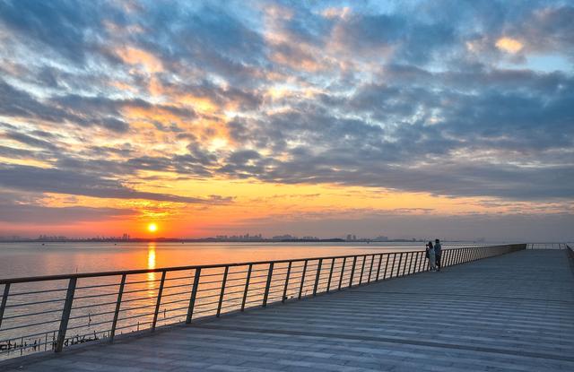 鼓励的话语和激励话，鼓励的话语和激励话正能量（正能量激励人心的句子）