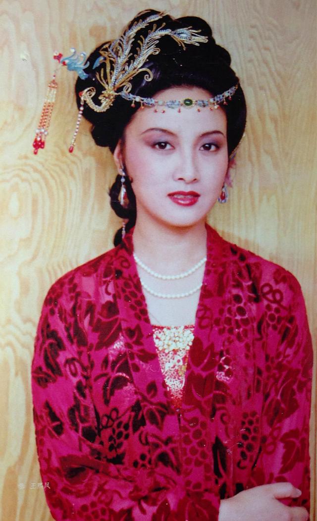 张默是邓婕的儿子吗，张默的母亲是谁（嫁给净身出户的张国立）