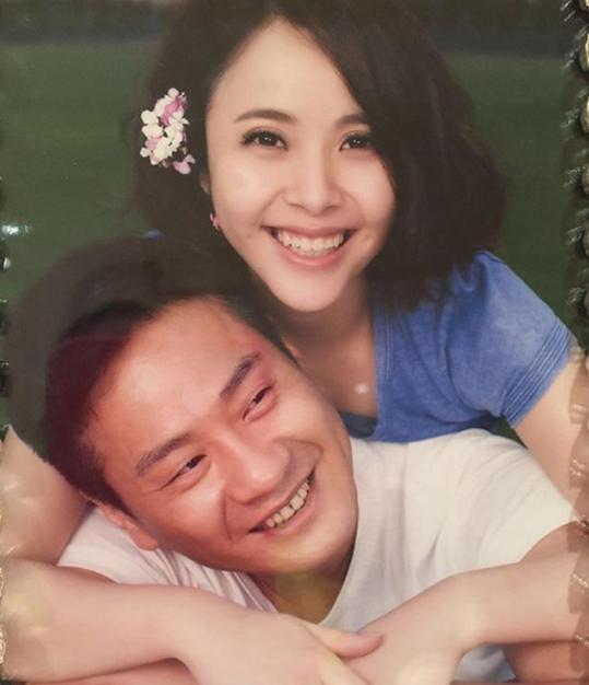 连奕名前妻陈佳妍：离婚后独自抚养女儿，不用男人也幸福
