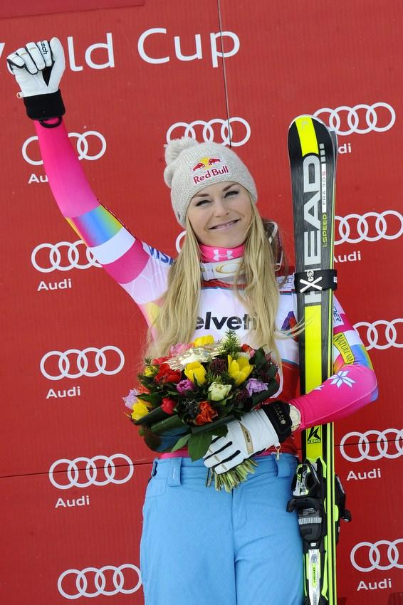 冰雪女王，冰雪女王主题曲（搞定身家超10亿的伍兹图片）