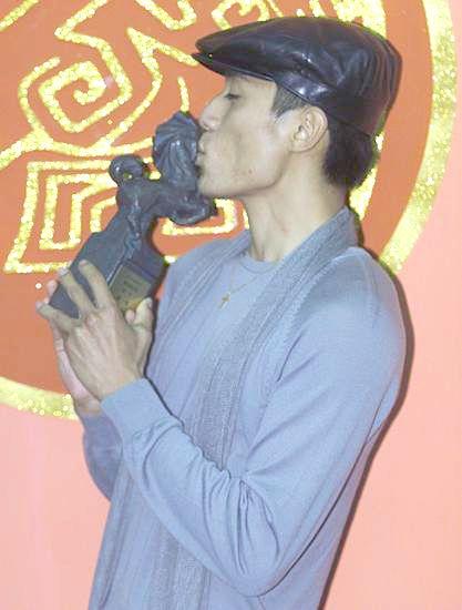 刘烨妻子安娜：嫁给明星需要勇气，生下一儿一女其乐融融