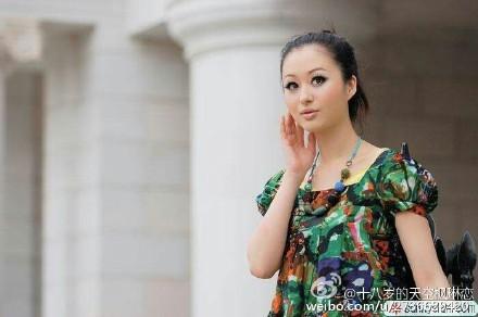 李智楠给金莎投票完整版（十八岁天空金莎李智楠重回校园）(17)