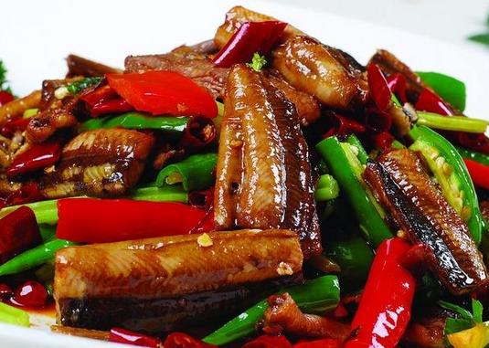 爆炒鳝鱼丝的正宗做法(按照这个方法爆炒鳝段)(2)