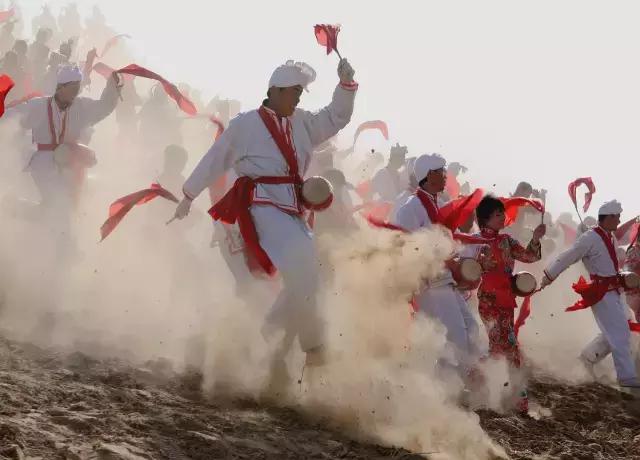 东北秧歌屈伸动律陕西安塞腰鼓