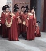 热哥美女gif动图17p：韩国舞团跳起舞来就是不一样