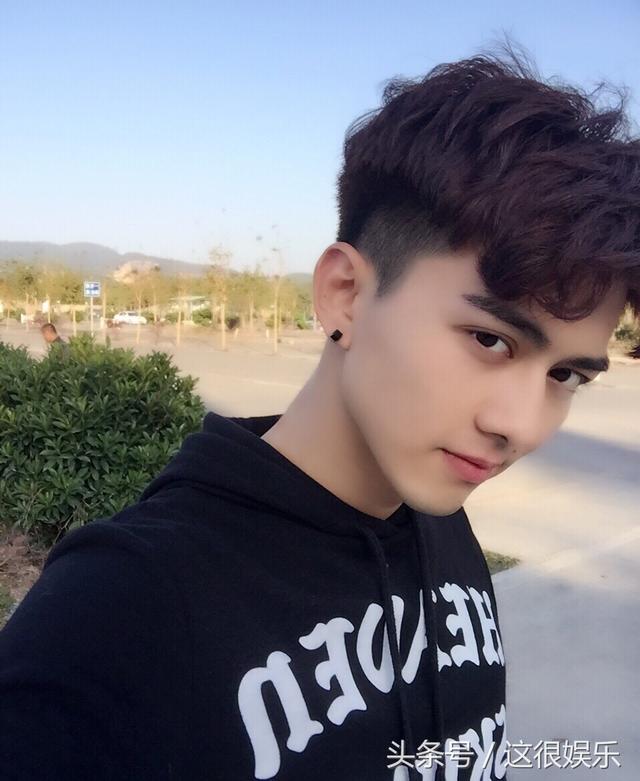 徐志滨△徐志滨在《非常完美》被称之为"不完美小孩",可能以前比较