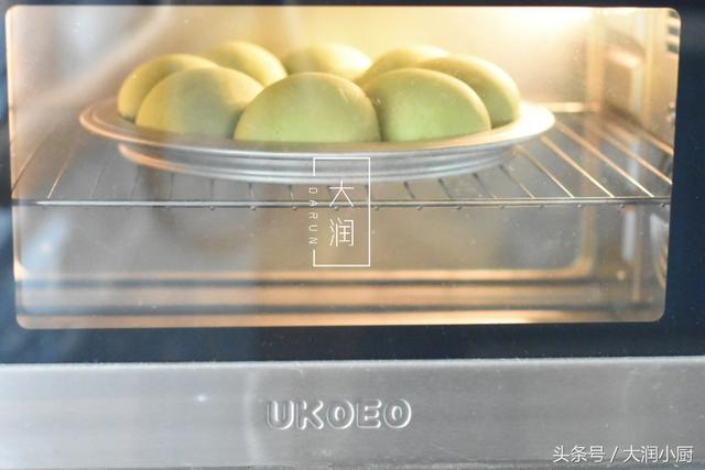 可爱的小宝宝做面包（将宝宝最喜欢的小汽车做成面包）(7)