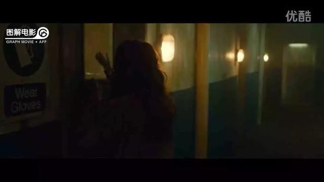 医生示范身体乳