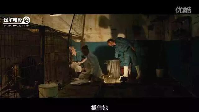 医生示范身体乳