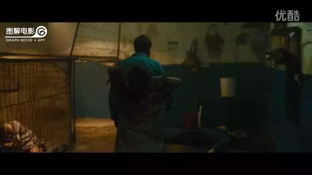 医生示范身体乳