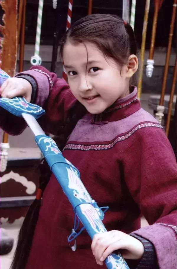 关晓彤童年作品(关晓彤童年电视剧名字)-天晟网