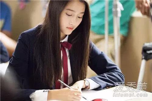 关晓彤为什么叫京圈格格(关晓彤为什么是京圈格格)