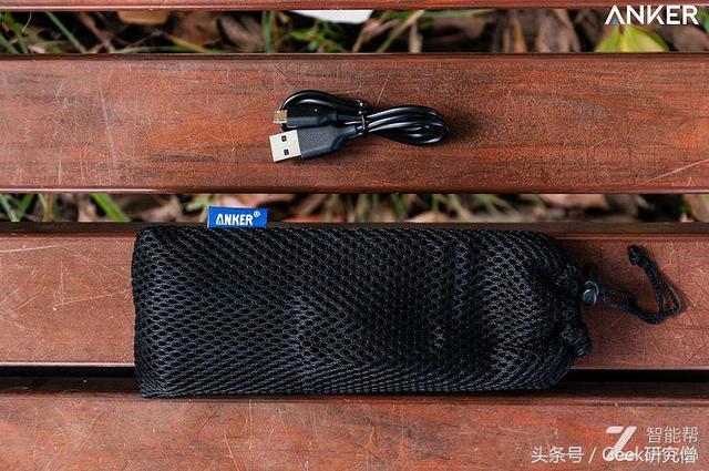 「短小精悍，性能强劲」：Anker PowerCore II移动电源的深度测评